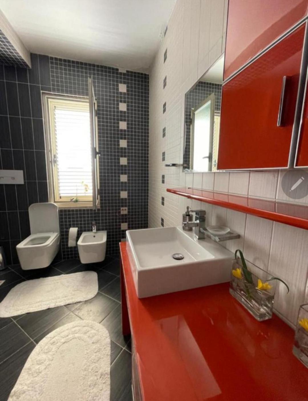 Albjona Guesthouse Tiranë Eksteriør bilde