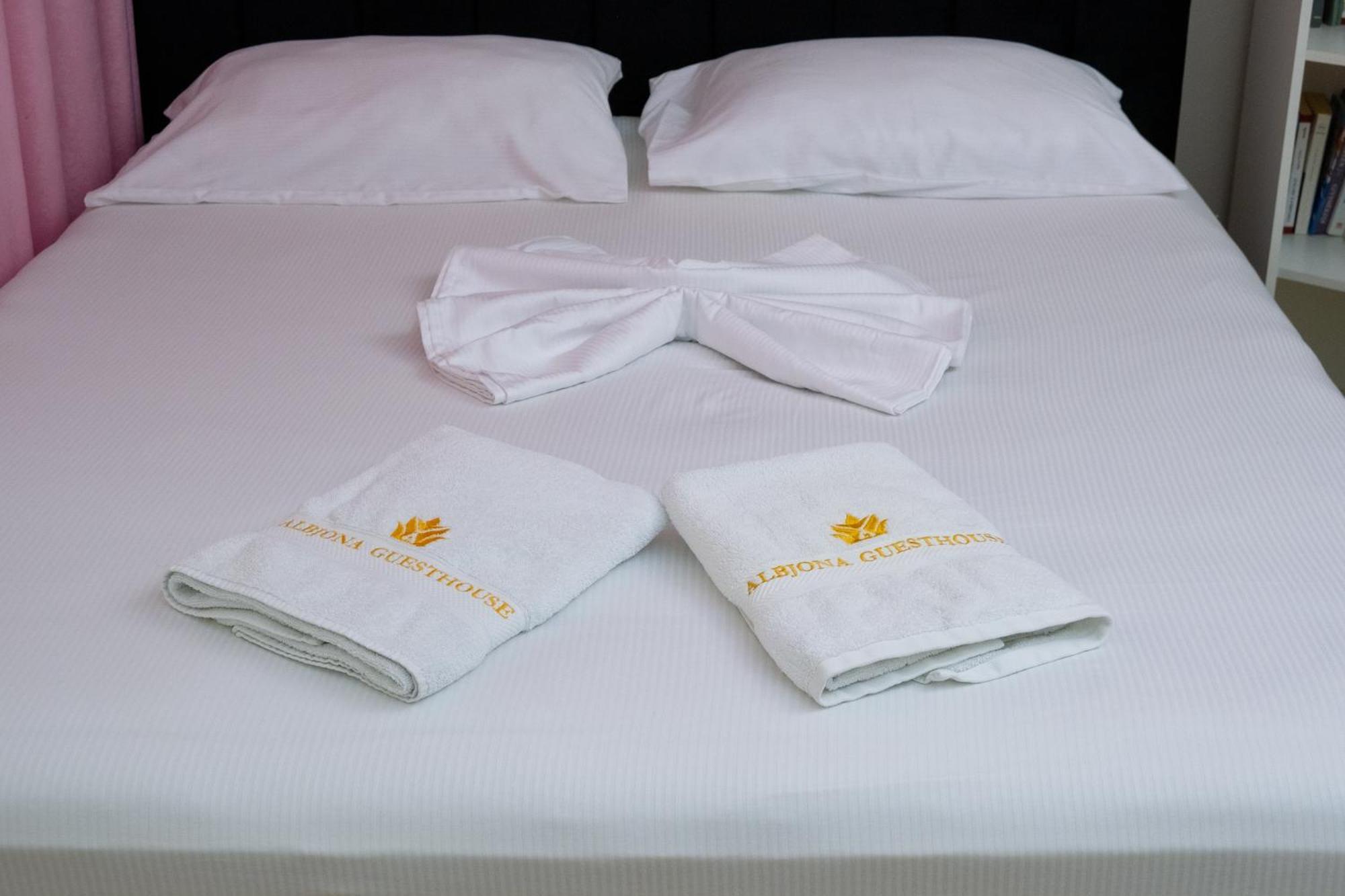 Albjona Guesthouse Tiranë Eksteriør bilde