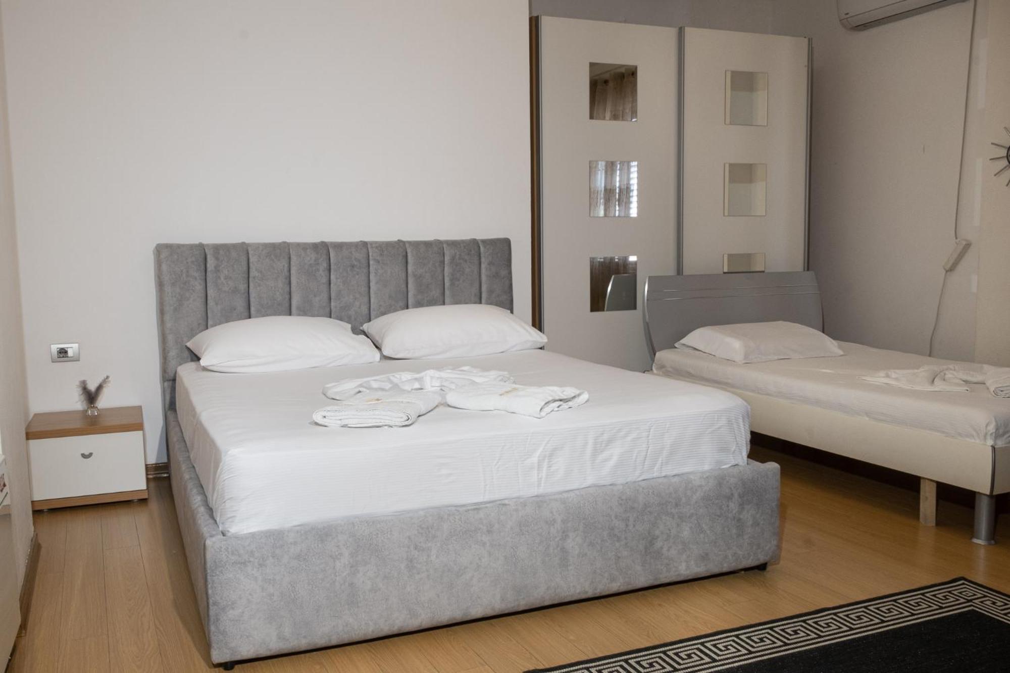 Albjona Guesthouse Tiranë Eksteriør bilde