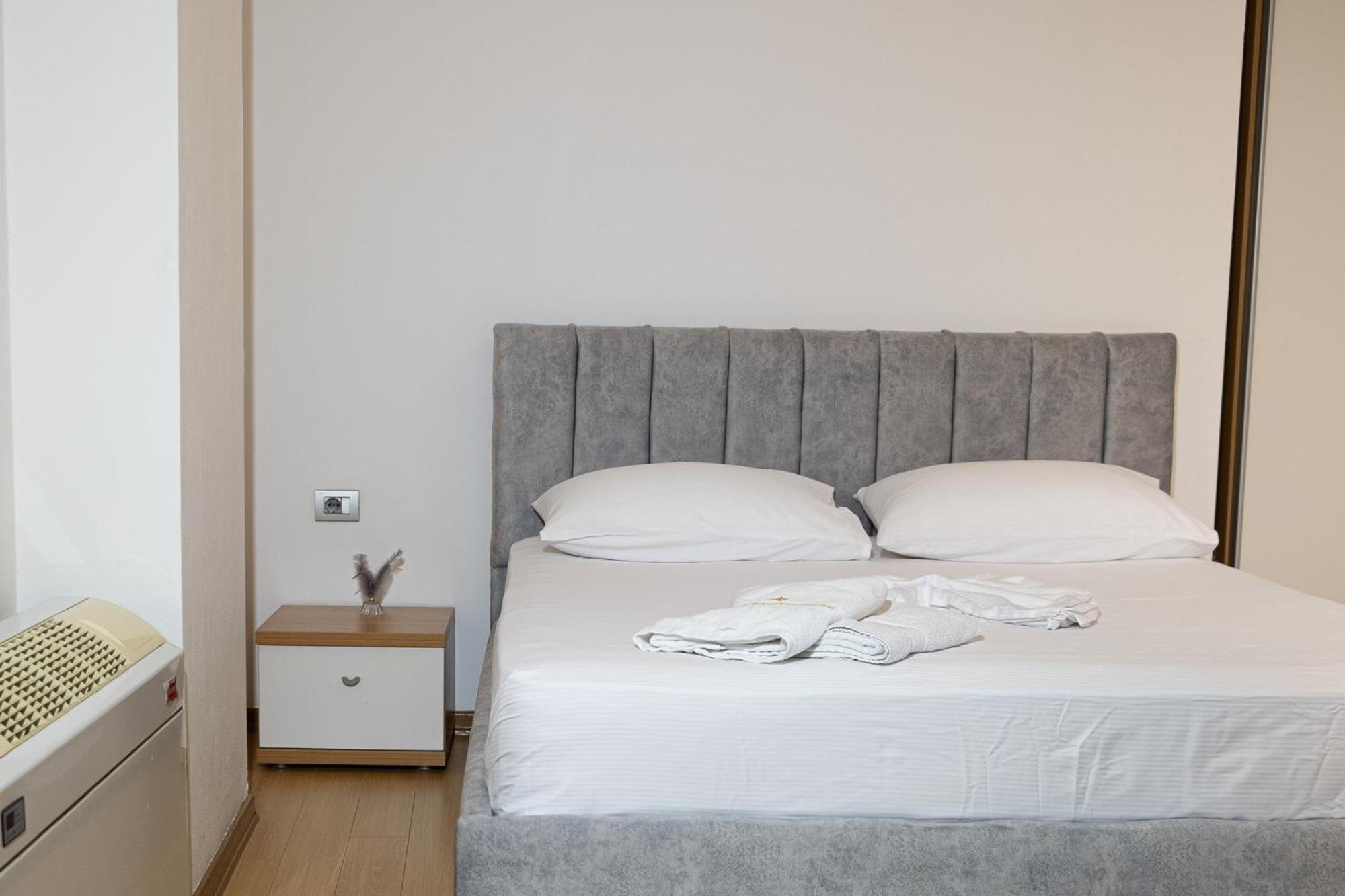 Albjona Guesthouse Tiranë Eksteriør bilde