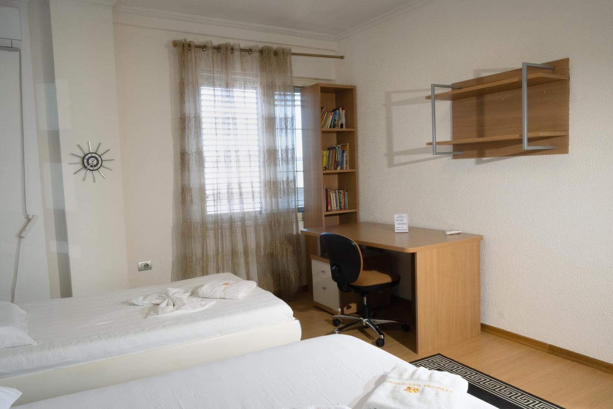 Albjona Guesthouse Tiranë Eksteriør bilde