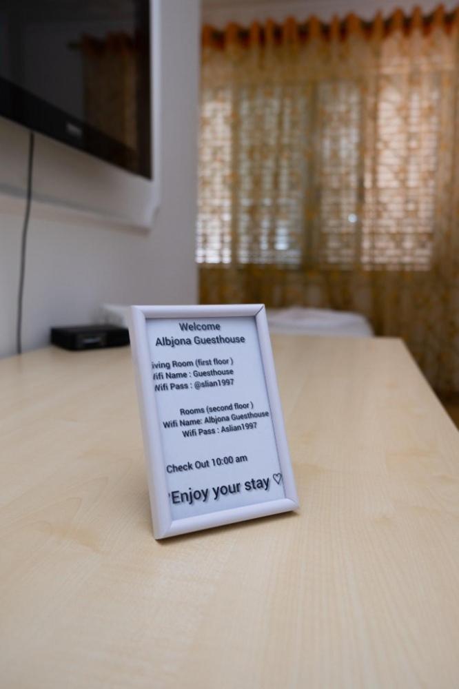 Albjona Guesthouse Tiranë Eksteriør bilde