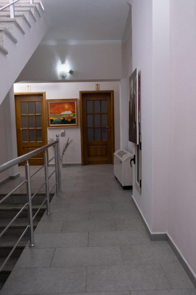 Albjona Guesthouse Tiranë Eksteriør bilde