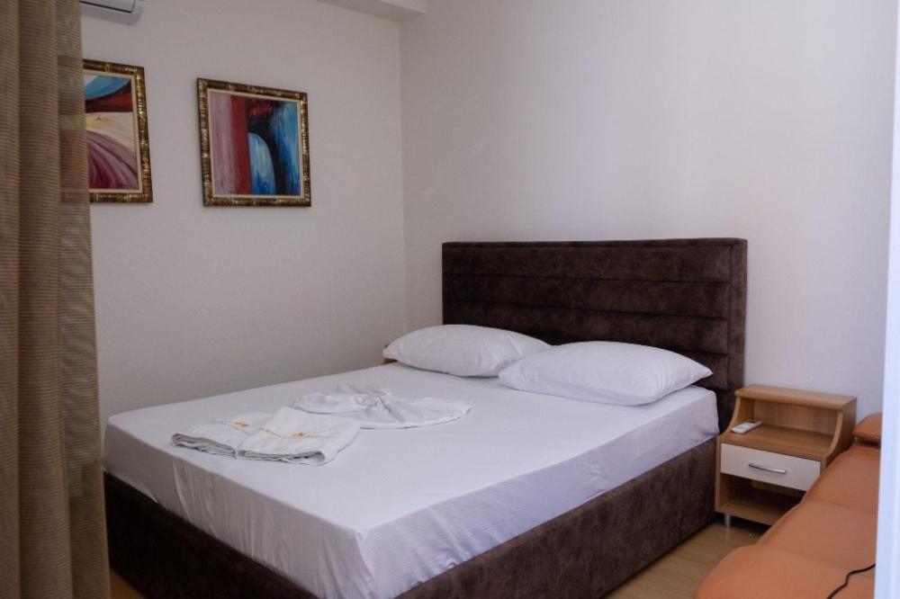 Albjona Guesthouse Tiranë Eksteriør bilde